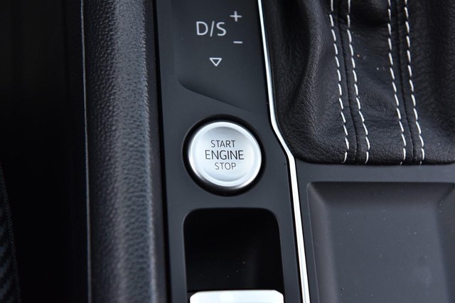 Volkswagen Atlas Cross Sport Vehicle Image 17