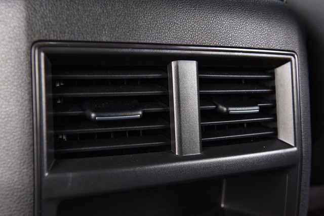 Volkswagen Atlas Cross Sport Vehicle Image 23