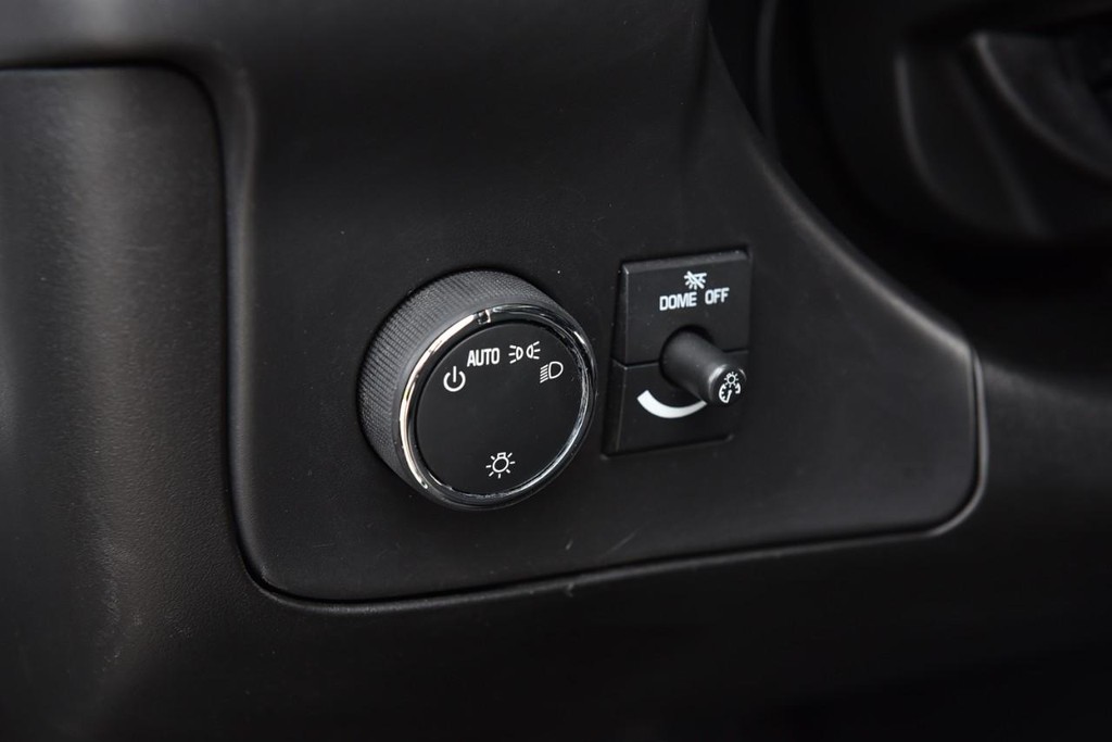 GMC Savana Cargo Van Vehicle Full-screen Gallery Image 10