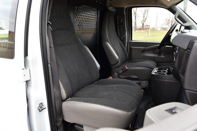 GMC Savana Cargo Van Vehicle Image 17
