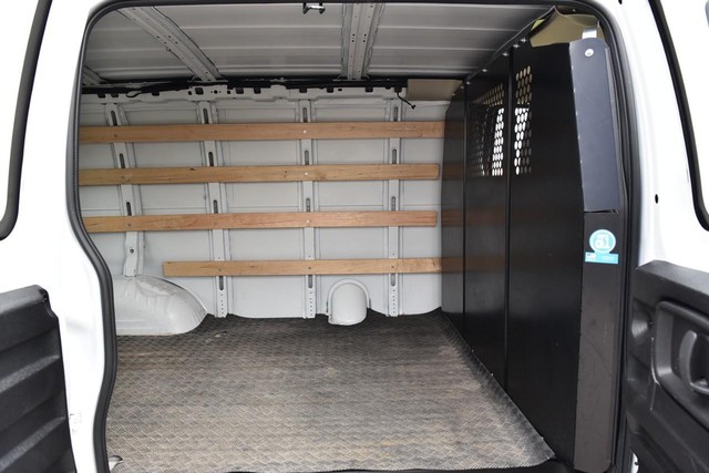 GMC Savana Cargo Van Vehicle Image 18