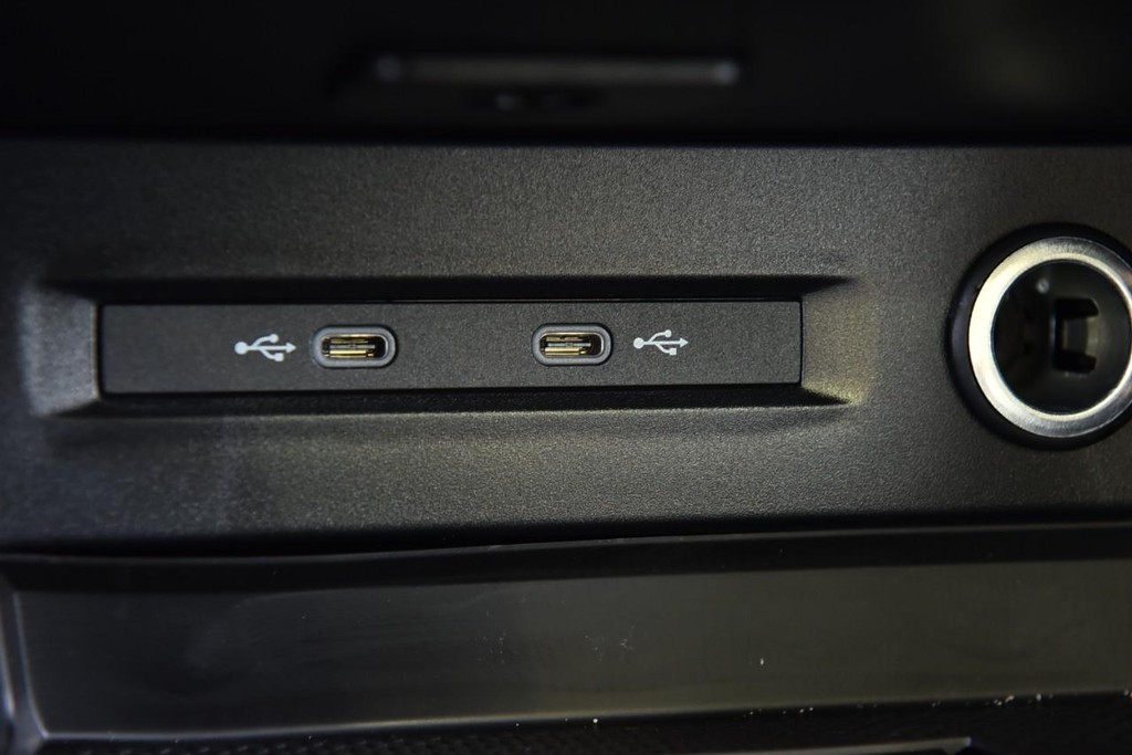 Volkswagen Taos Vehicle Full-screen Gallery Image 15