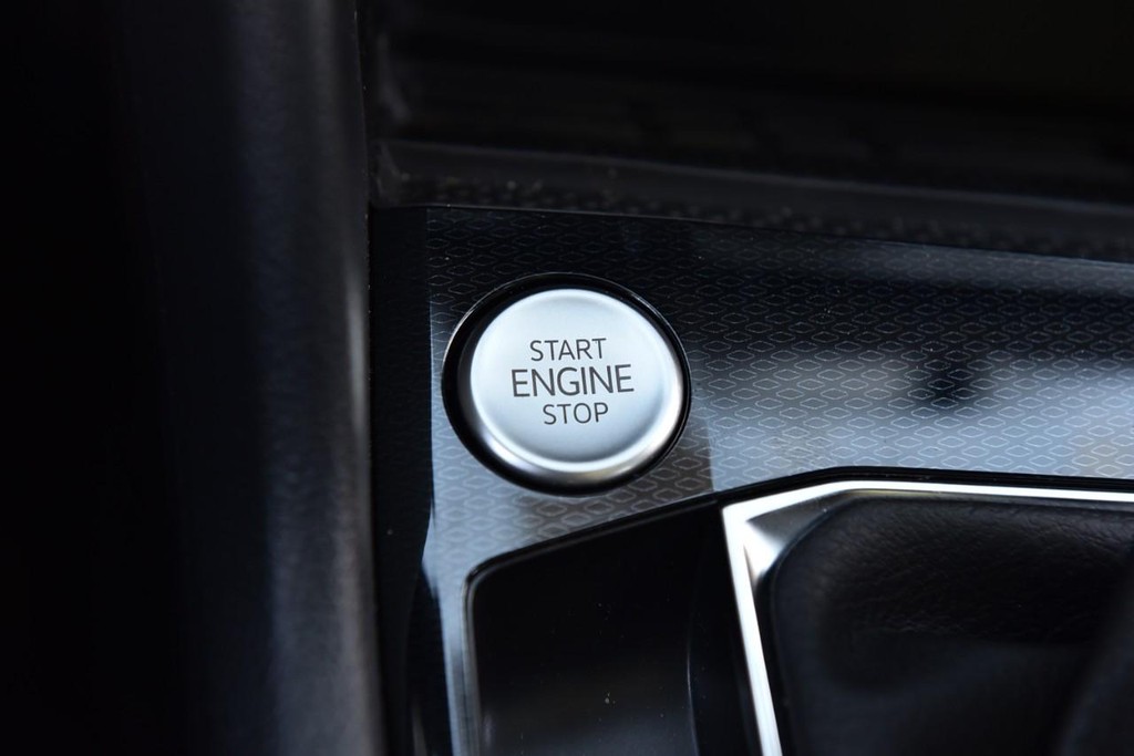 Volkswagen Taos Vehicle Full-screen Gallery Image 16