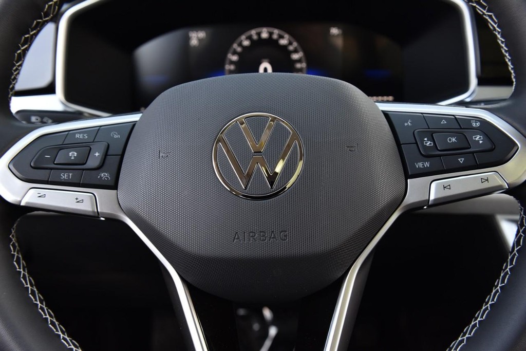 Volkswagen Taos Vehicle Full-screen Gallery Image 17