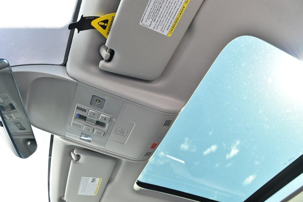 Volkswagen Taos Vehicle Full-screen Gallery Image 20