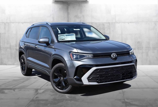 Volkswagen Taos Vehicle Image 02