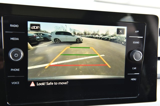 Volkswagen Taos Vehicle Image 12