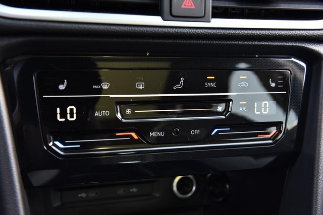 Volkswagen Taos Vehicle Image 14