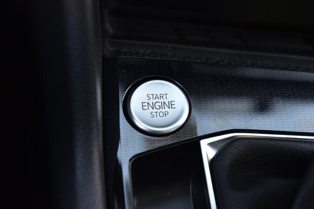 Volkswagen Taos Vehicle Image 16