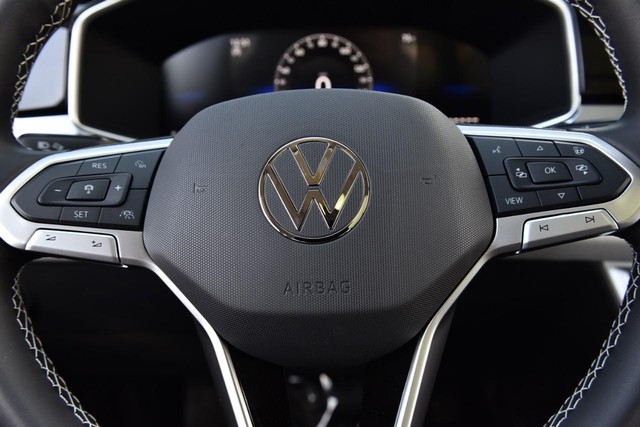 Volkswagen Taos Vehicle Image 17