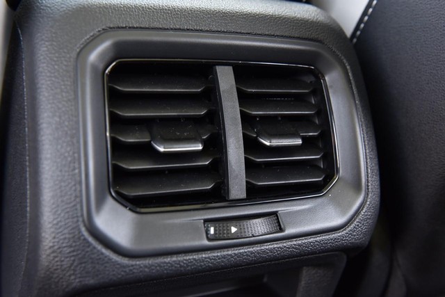 Volkswagen Taos Vehicle Image 22