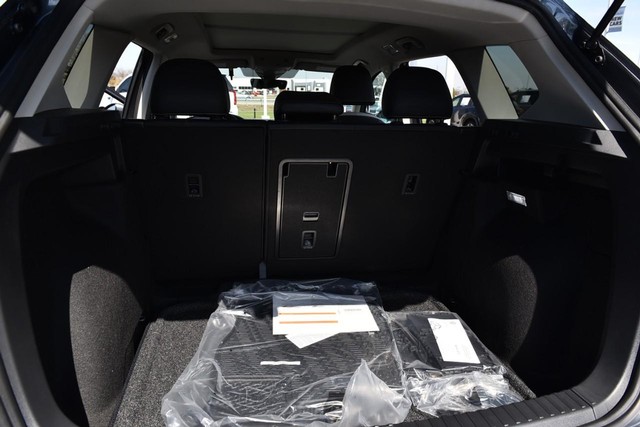 Volkswagen Taos Vehicle Image 24