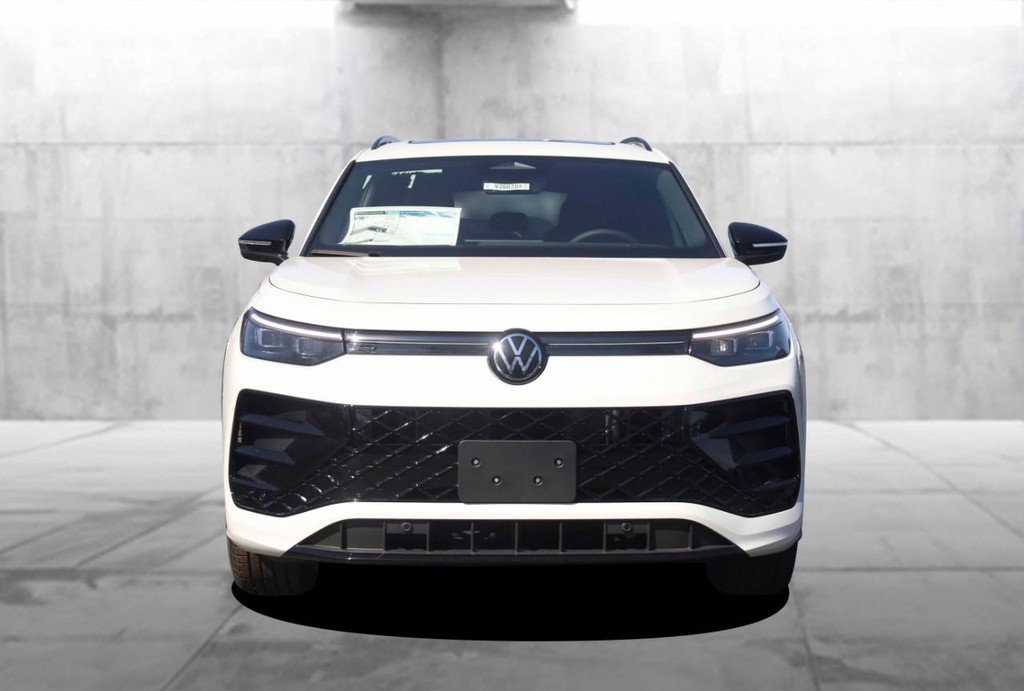 Volkswagen Tiguan Vehicle Full-screen Gallery Image 4