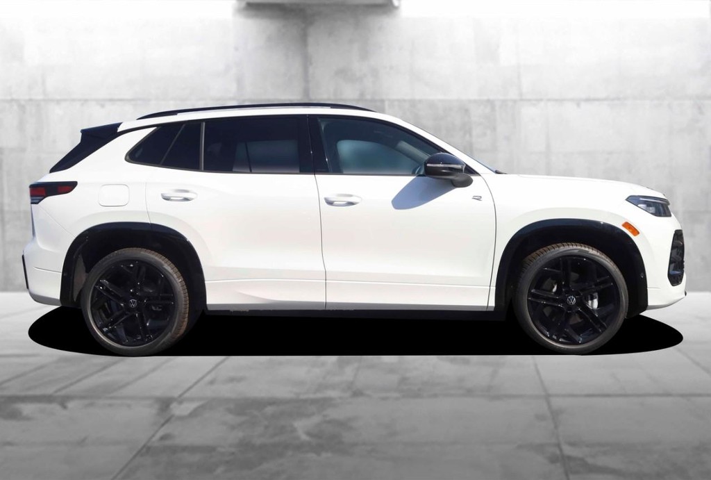 Volkswagen Tiguan Vehicle Full-screen Gallery Image 5