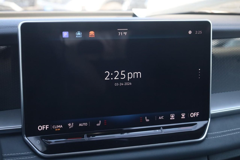 Volkswagen Tiguan Vehicle Full-screen Gallery Image 15