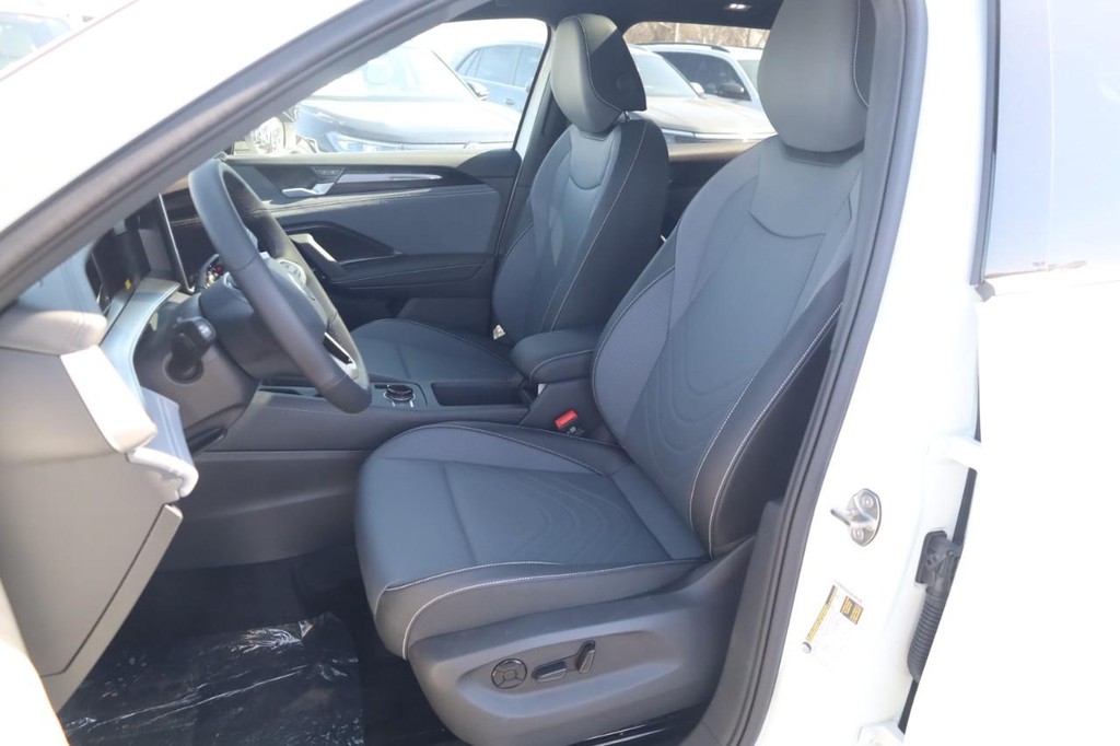 Volkswagen Tiguan Vehicle Full-screen Gallery Image 19