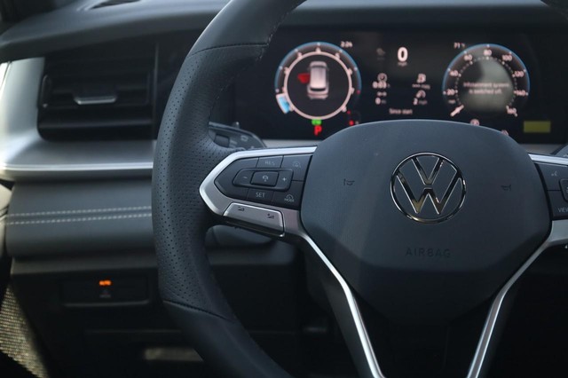 Volkswagen Tiguan Vehicle Image 10