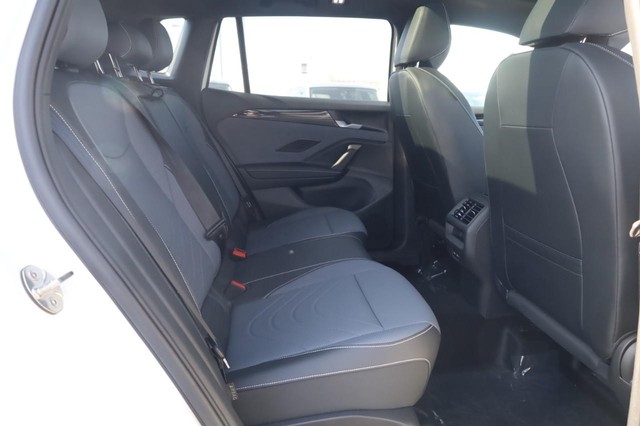 Volkswagen Tiguan Vehicle Image 21