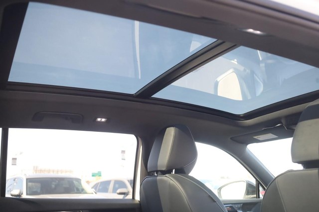 Volkswagen Tiguan Vehicle Image 22