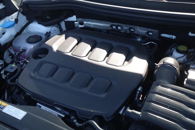 Volkswagen Tiguan Vehicle Image 24