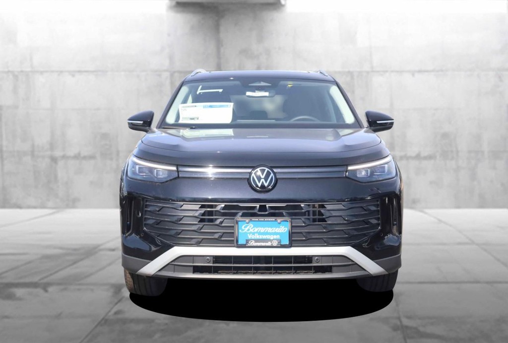 Volkswagen Tiguan Vehicle Full-screen Gallery Image 4