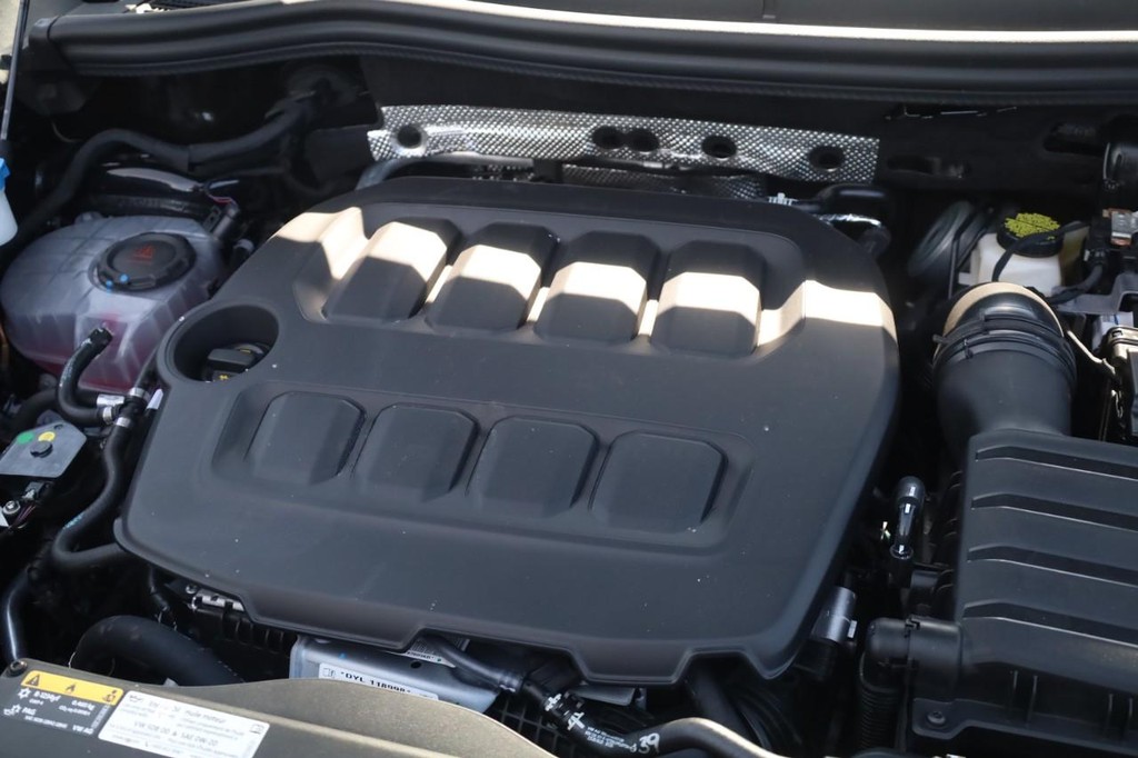 Volkswagen Tiguan Vehicle Full-screen Gallery Image 24