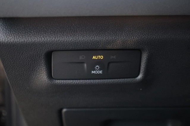 Volkswagen Tiguan Vehicle Image 13