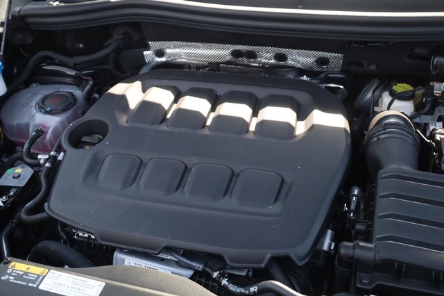 Volkswagen Tiguan Vehicle Image 24