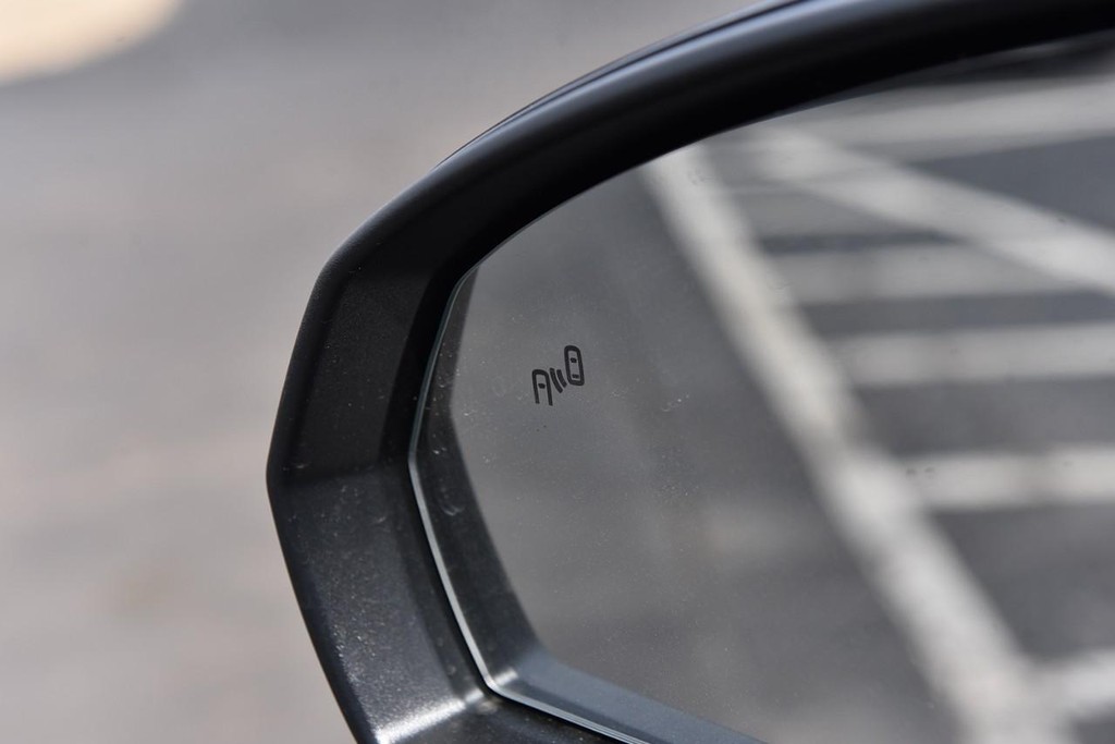 Volkswagen Taos Vehicle Full-screen Gallery Image 9