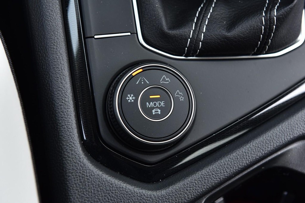 Volkswagen Taos Vehicle Full-screen Gallery Image 17