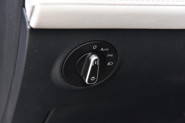 Volkswagen Taos Vehicle Image 10