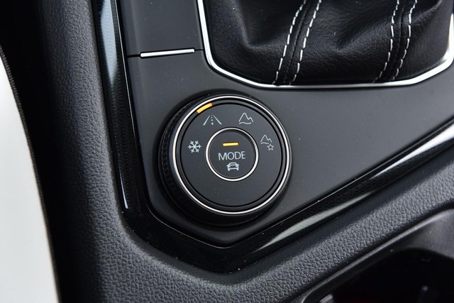 Volkswagen Taos Vehicle Image 17