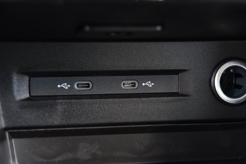 Volkswagen Taos Vehicle Full-screen Gallery Image 15