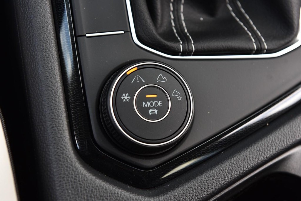 Volkswagen Taos Vehicle Full-screen Gallery Image 17