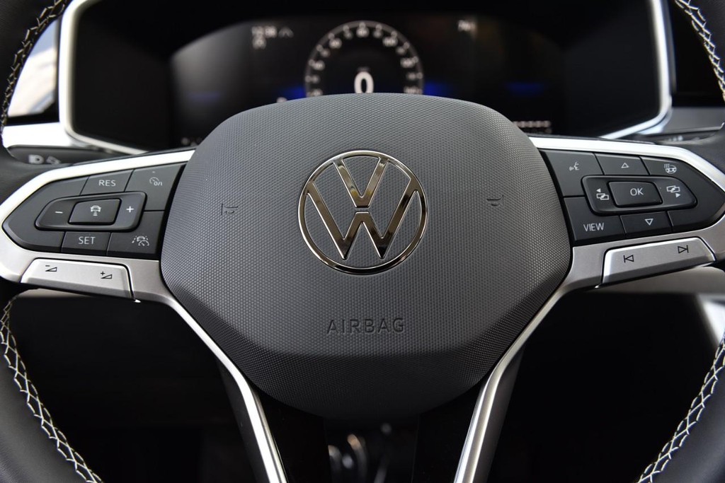 Volkswagen Taos Vehicle Full-screen Gallery Image 18