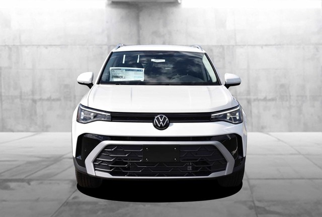 Volkswagen Taos Vehicle Image 04