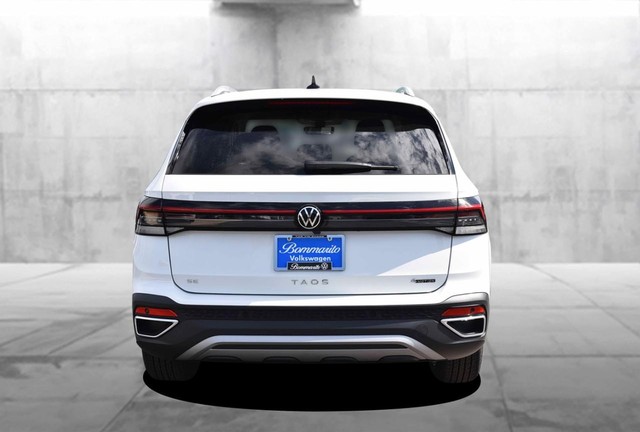 Volkswagen Taos Vehicle Image 06