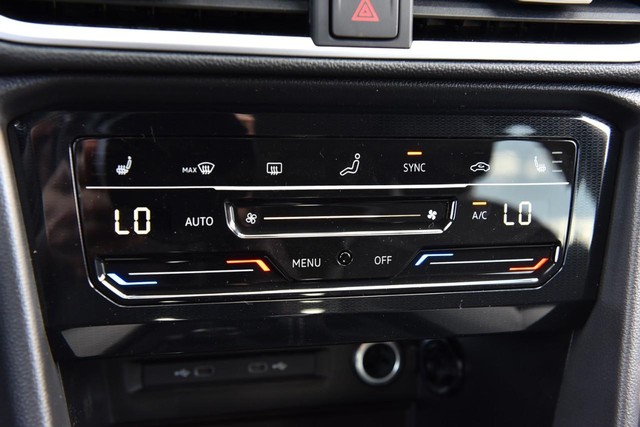 Volkswagen Taos Vehicle Image 14