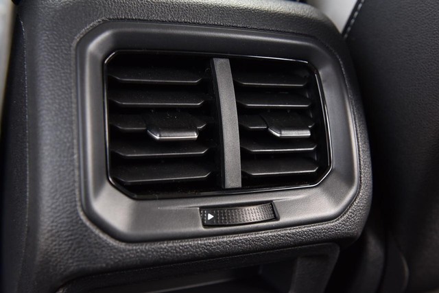 Volkswagen Taos Vehicle Image 22