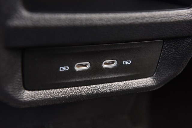 Volkswagen Taos Vehicle Image 23