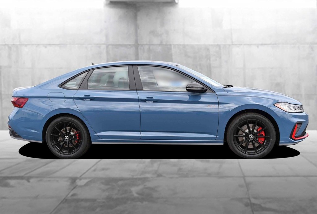 Volkswagen Jetta GLI Vehicle Full-screen Gallery Image 5