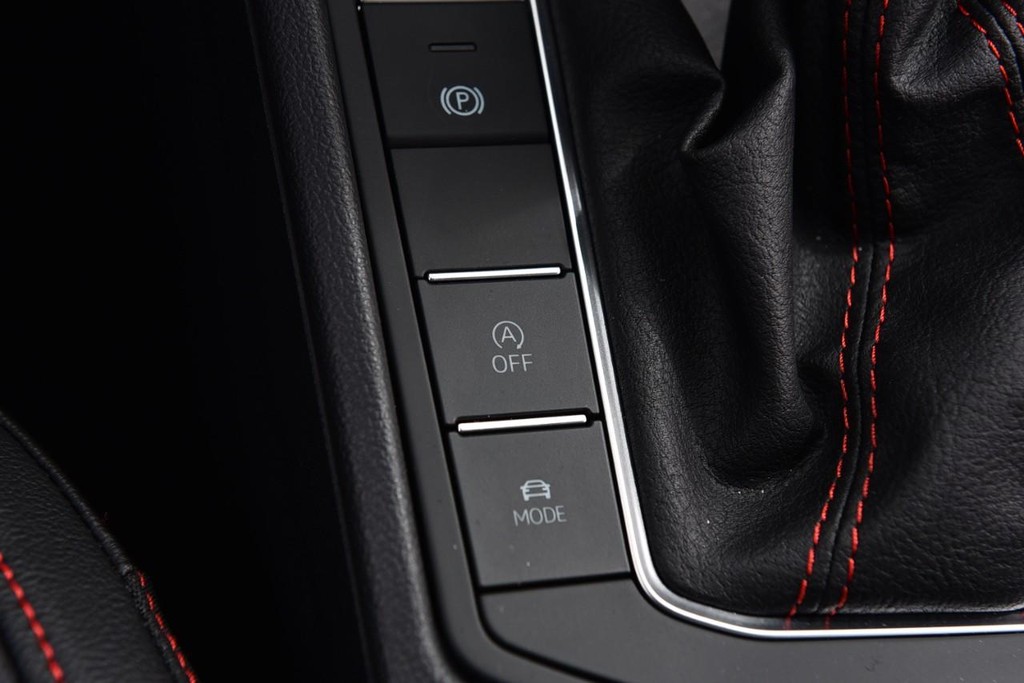 Volkswagen Jetta GLI Vehicle Full-screen Gallery Image 18