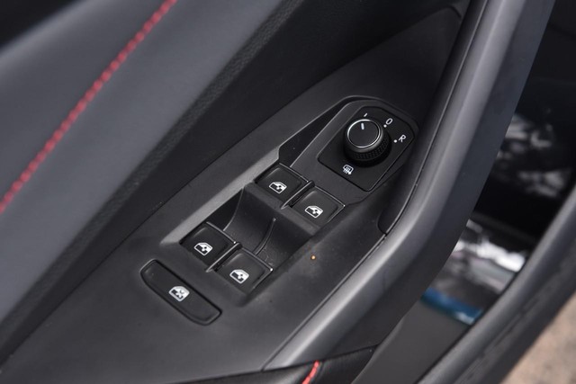 Volkswagen Jetta GLI Vehicle Image 08