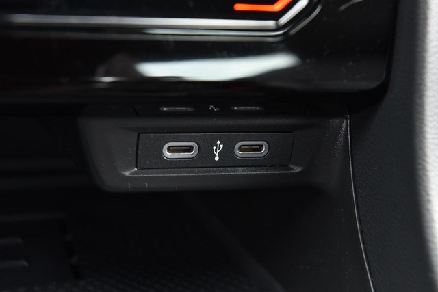 Volkswagen Jetta GLI Vehicle Image 16