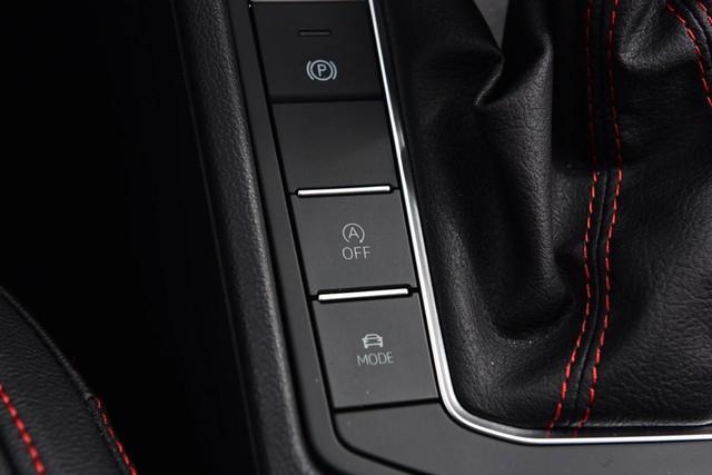 Volkswagen Jetta GLI Vehicle Image 18