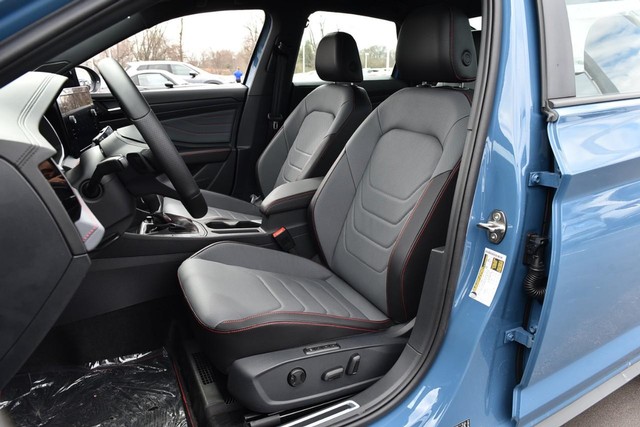 Volkswagen Jetta GLI Vehicle Image 20