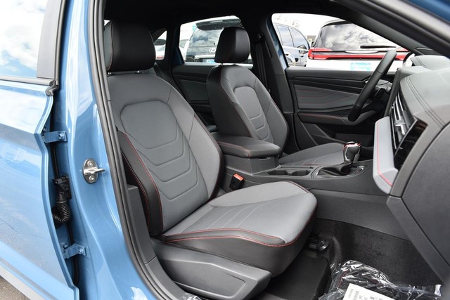 Volkswagen Jetta GLI Vehicle Image 21