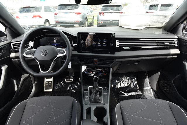 Volkswagen Jetta Vehicle Image 07