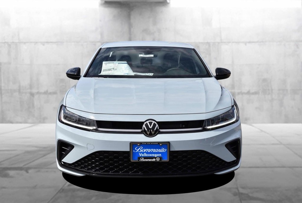 Volkswagen Jetta Vehicle Full-screen Gallery Image 4