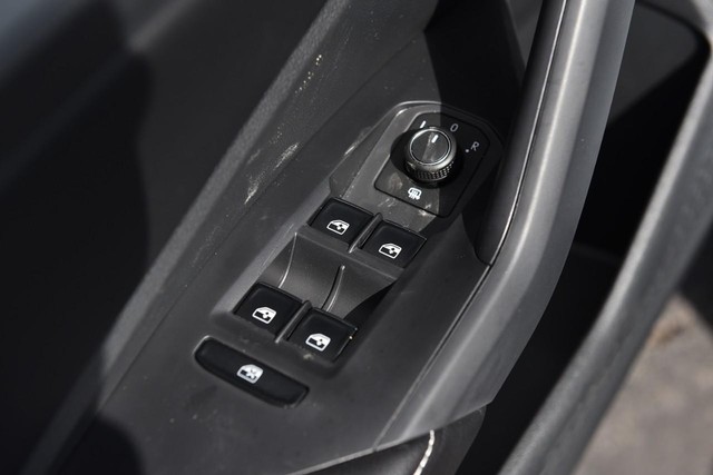 Volkswagen Jetta Vehicle Image 08